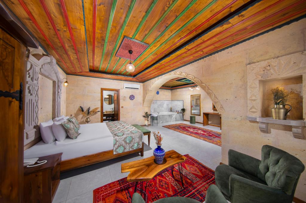 Superior Suite,Avlu Manzaralı,Jakuzili