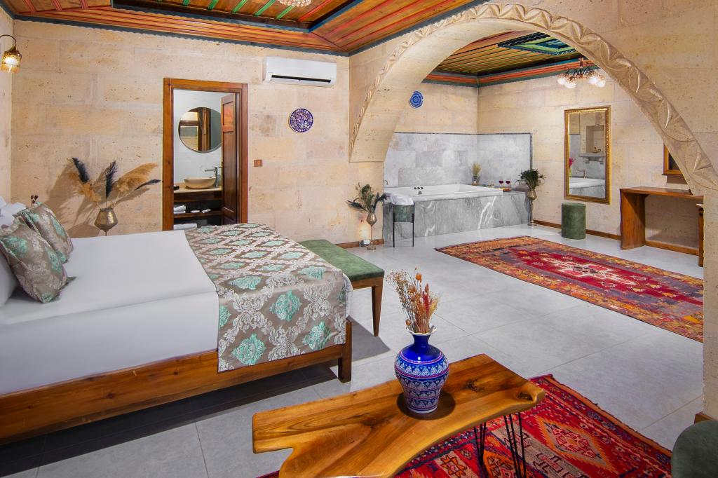 Superior Suite,Avlu Manzaralı,Jakuzili