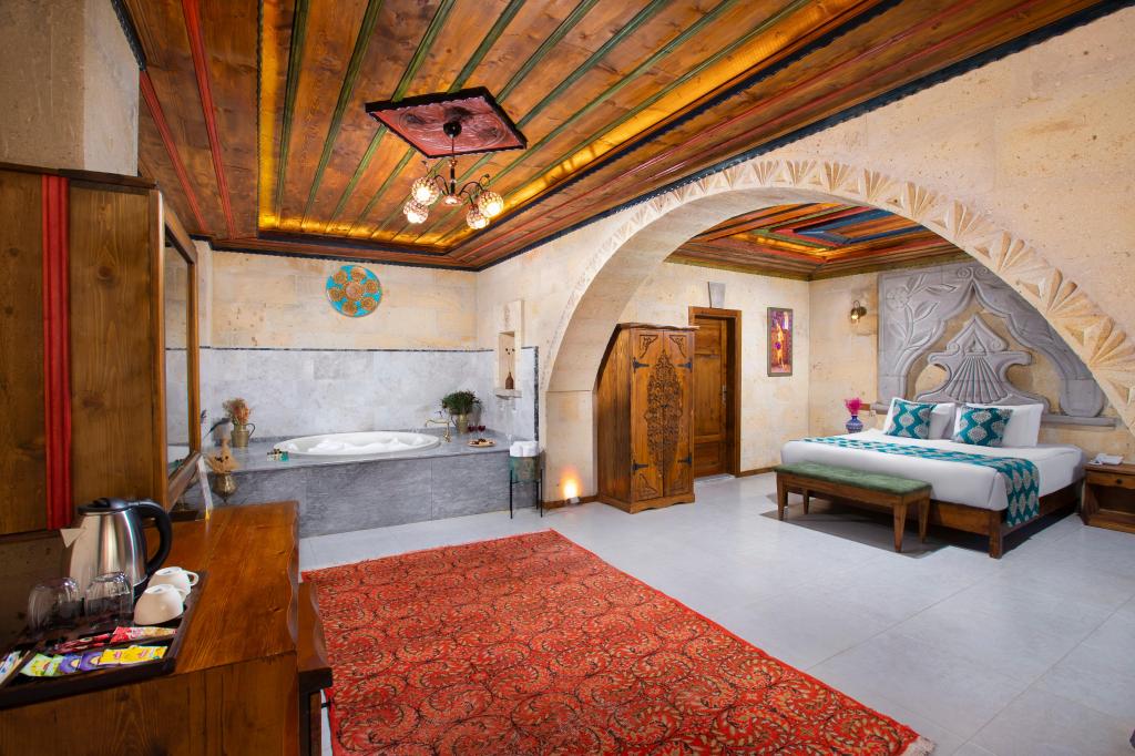 Superior Suite,Avlu Manzaralı,Jakuzili