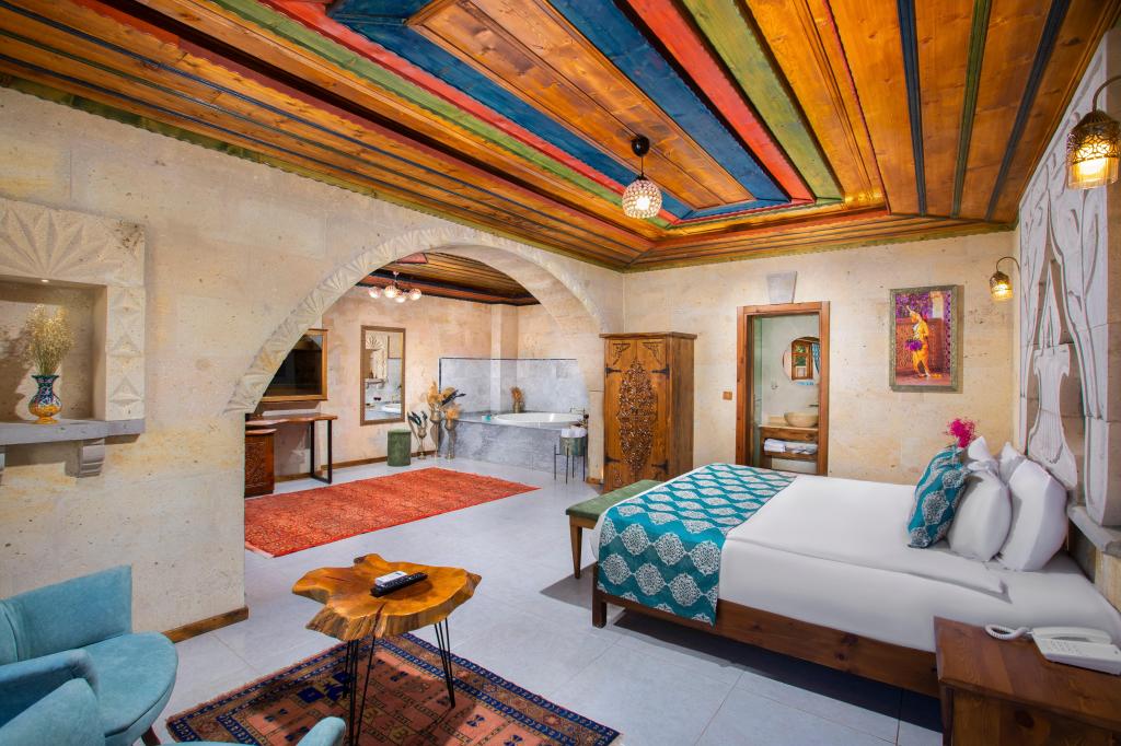 Superior Suite,Avlu Manzaralı,Jakuzili