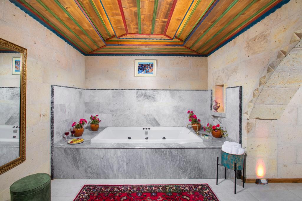 Deluxe Jakuzili Suite,Koridor Manzaralı,Jakuzili