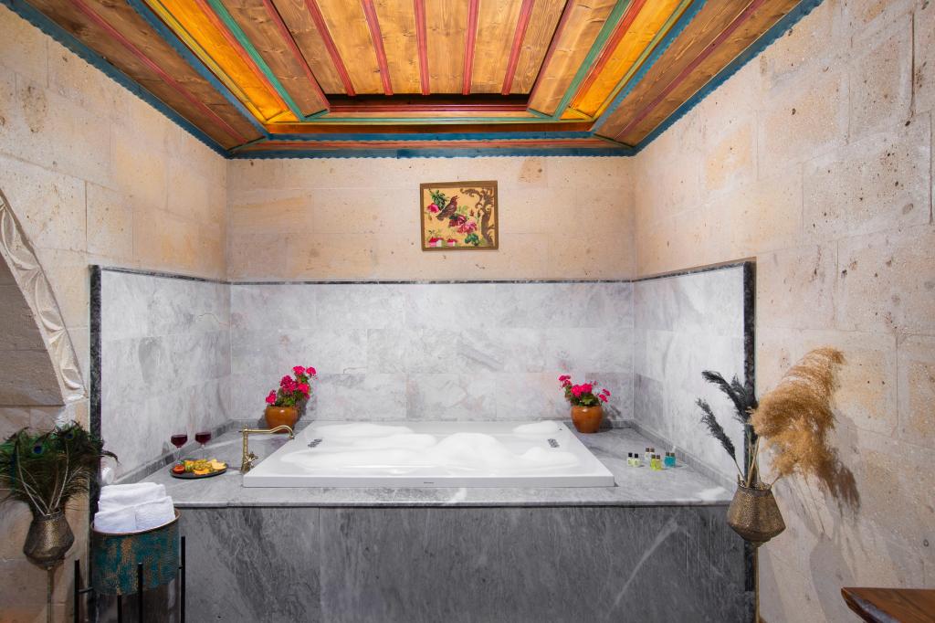 Deluxe Jakuzili Suite,Koridor Manzaralı,Jakuzili