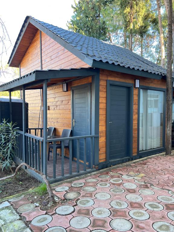 Bungalow, Garden View