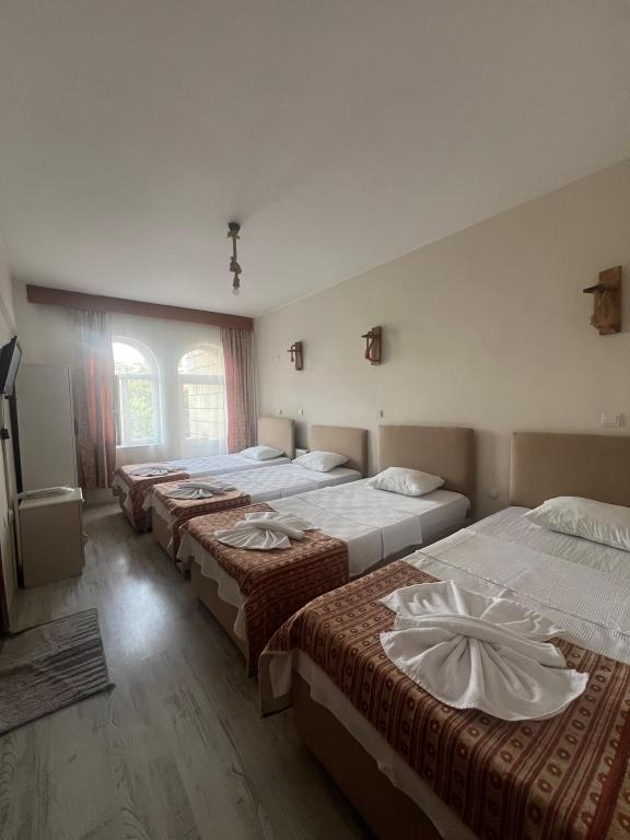 Standart Oda,Bahçe Manzaralı,2. Kat Balkonlu
