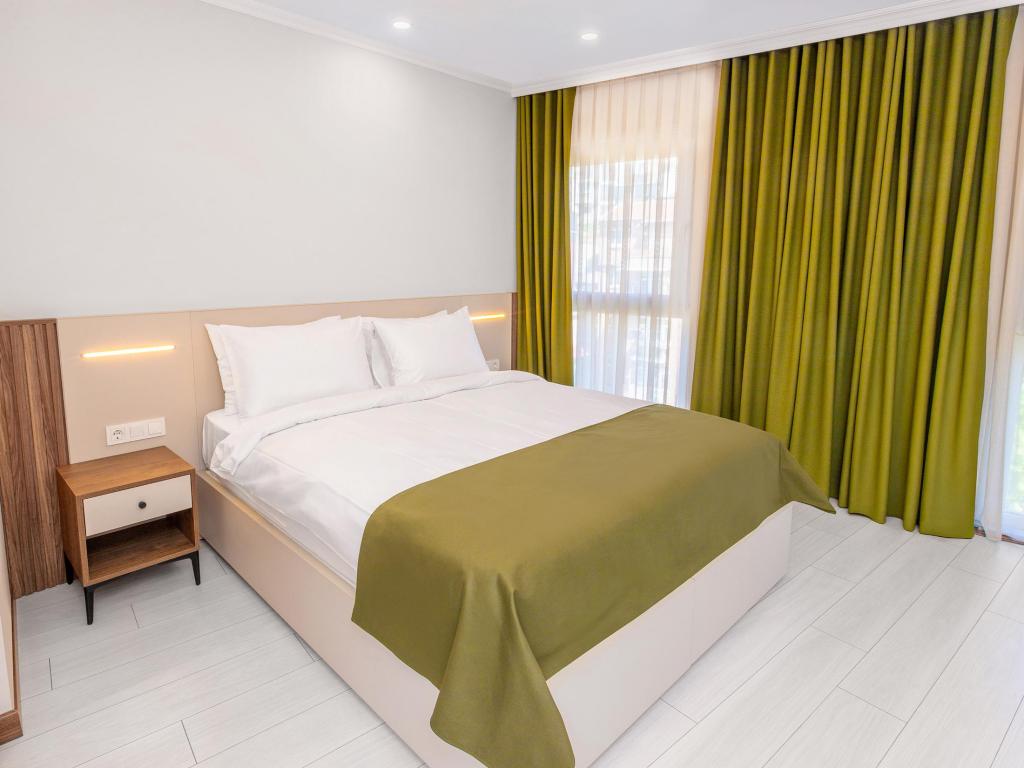 Deluxe Room, City View (3 Person)