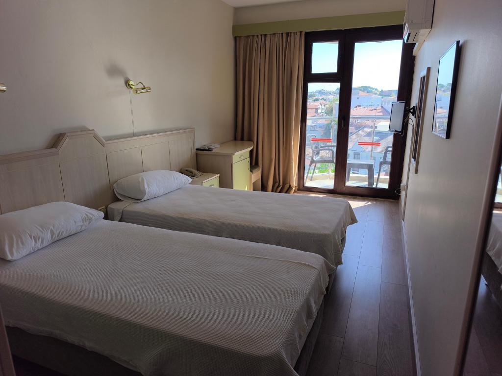 Standart Oda,Sokak Manzaralı,Balkonlu