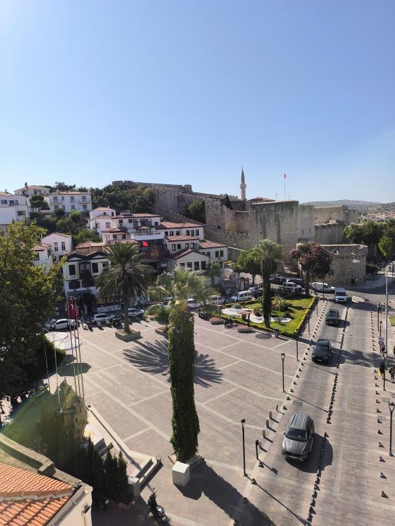 Standart Oda,Sokak Manzaralı,Balkonlu