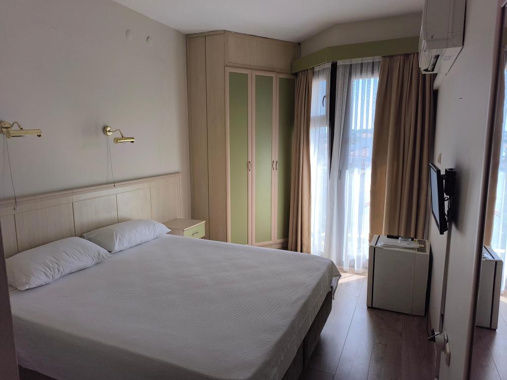 Standart Oda,Sokak Manzaralı,Balkonlu