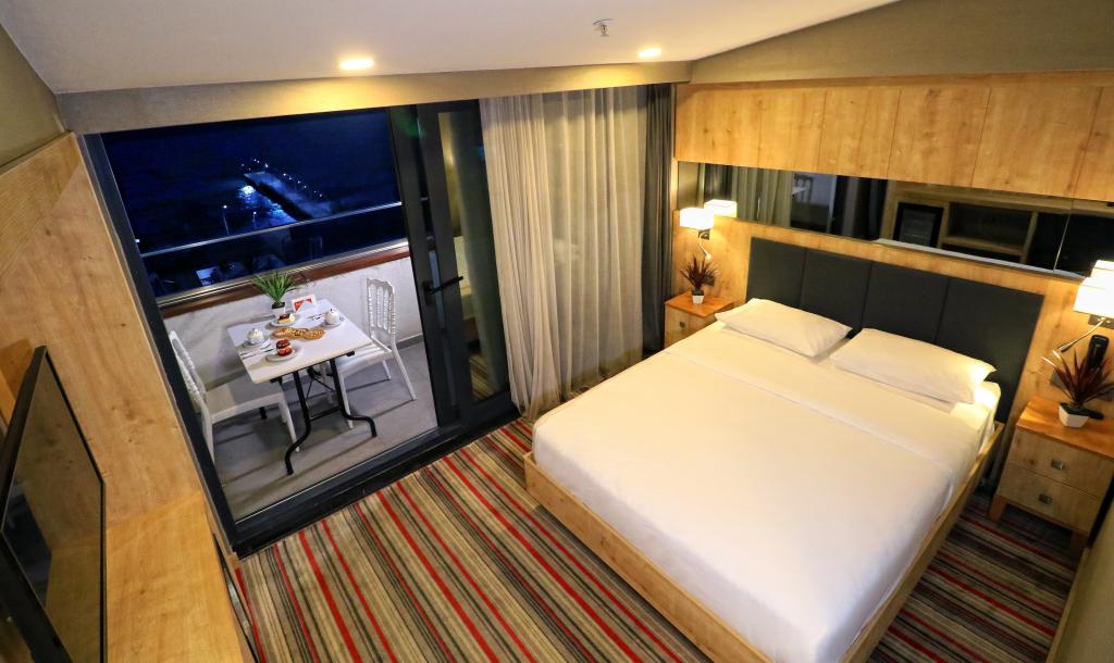 Standart Oda,Deniz Manzaralı,Balkon veya Teraslı