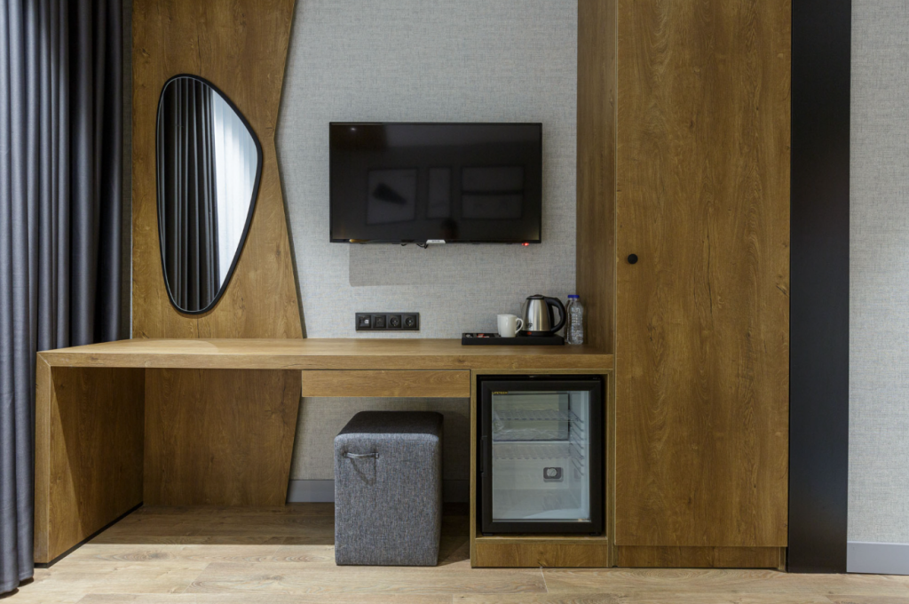 Superior King Room, City View