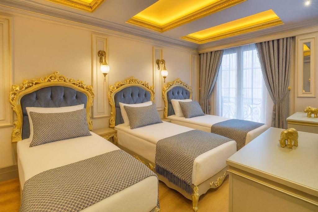 Suite Room, Street View (Kitchen)