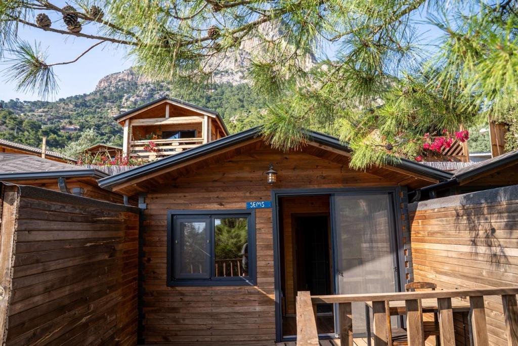 Bungalow,Bahçe veya Dağ Manzaralı,Balkon veya Teraslı