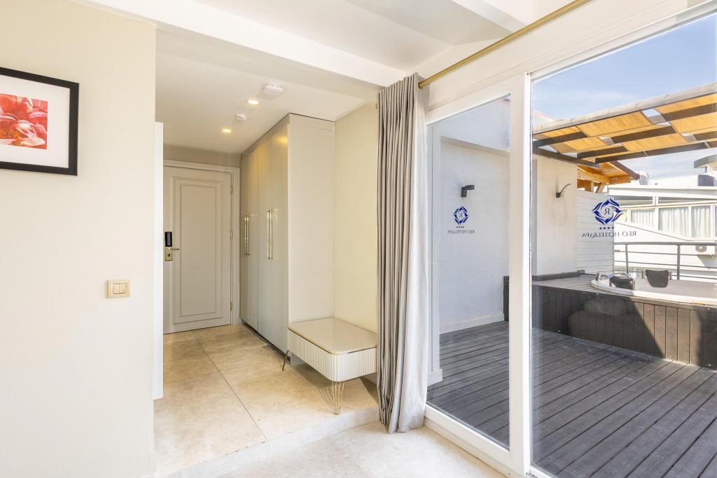 Suite Room, Sea View (Jacuzzi)