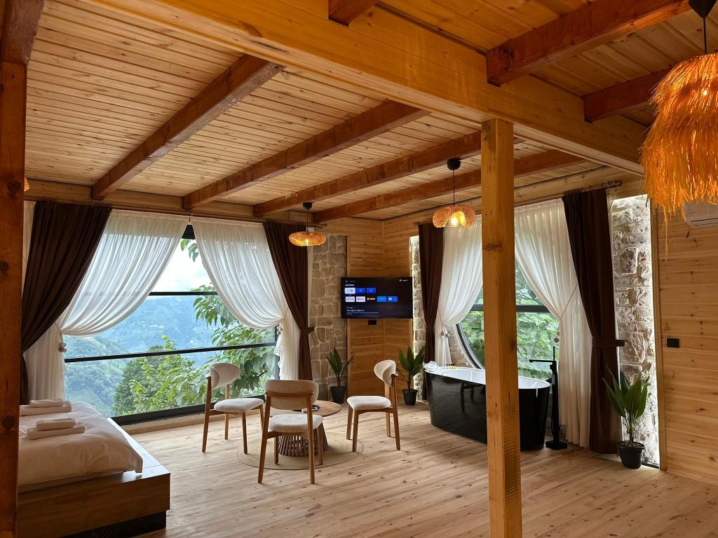 Business Room, Mountain View