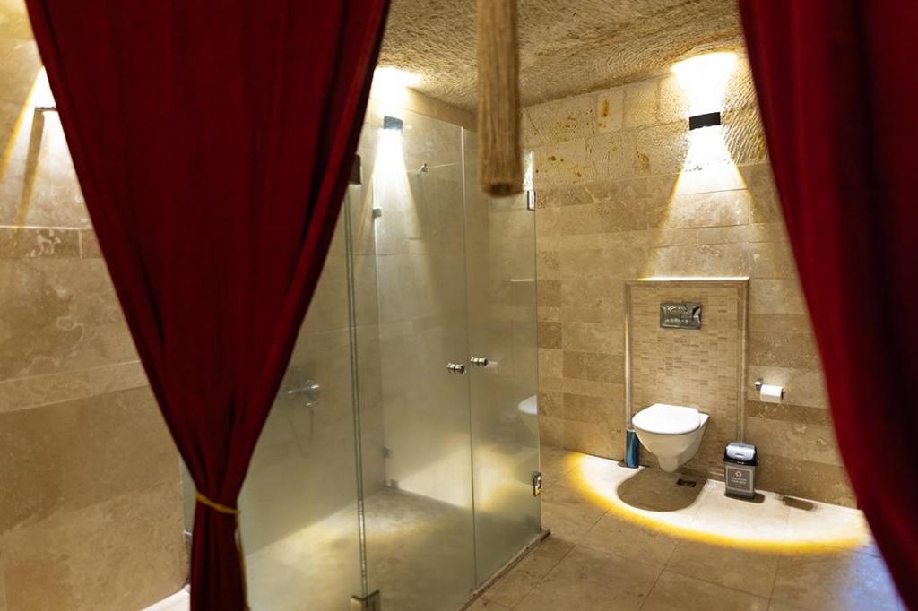 Deluxe Cave Suit Oda, Avlu Manzaralı (Jakuzi)