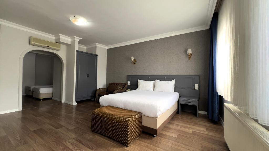 Aile Odası, Şehir Manzaralı