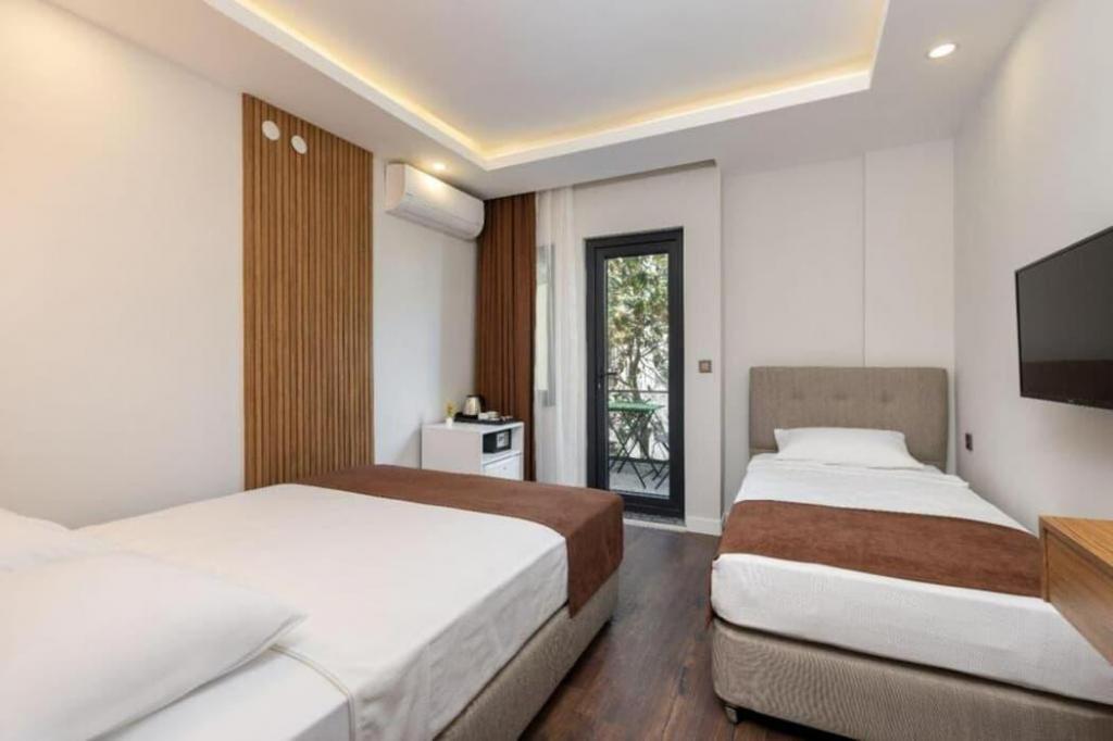 Aile Odası,Bahçe Manzaralı,Balkonlu