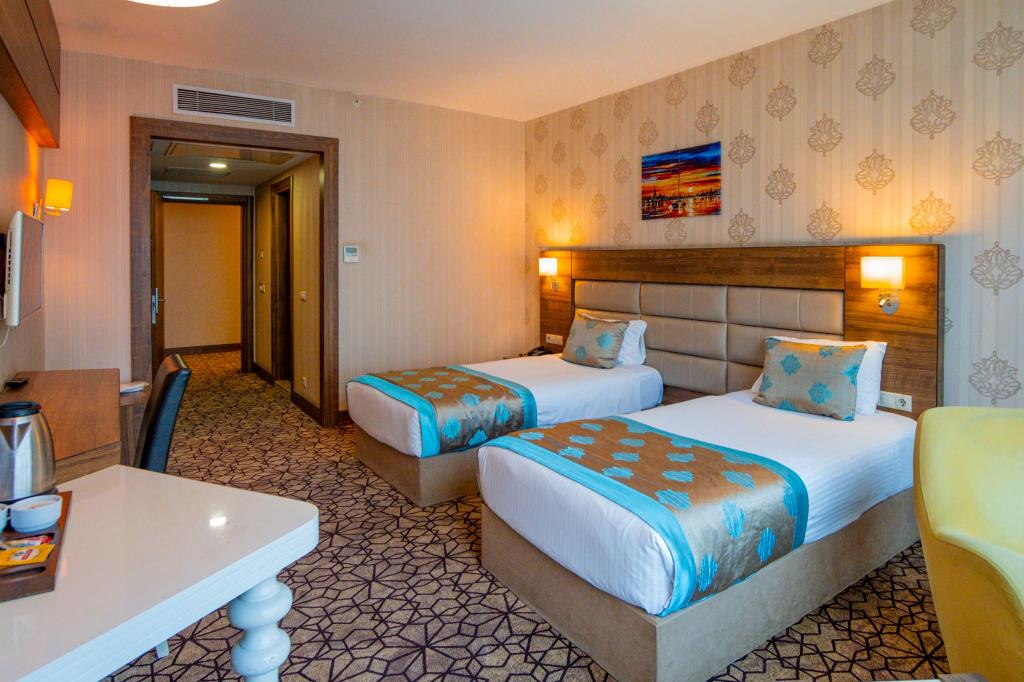 Twin Room, City View