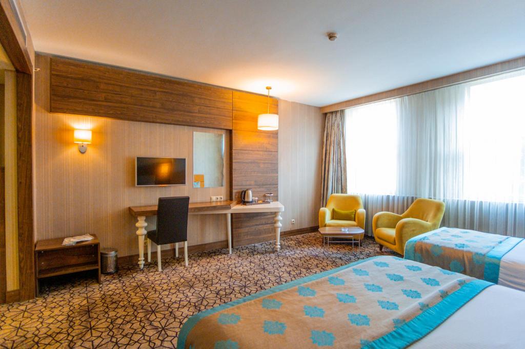 Family Room, City View
