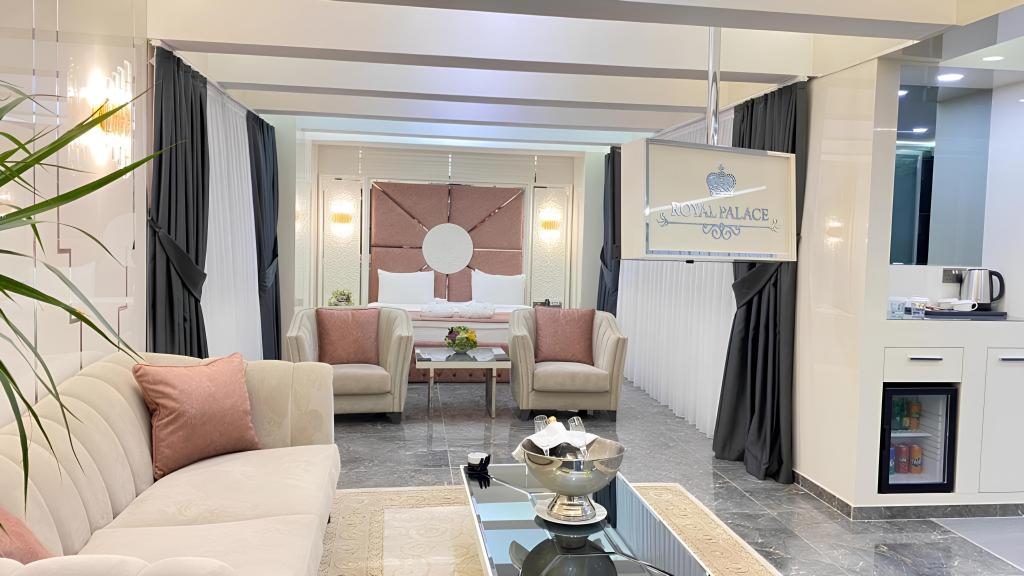 Royal Palace Suite