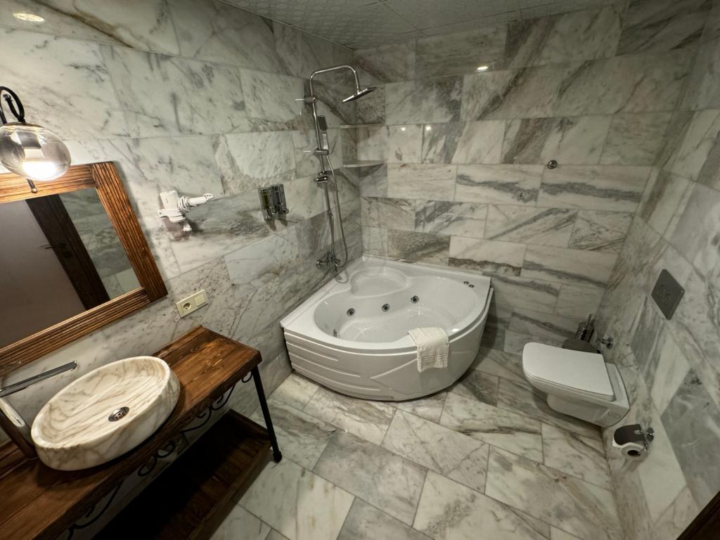King Suite Room (Jacuzzi)