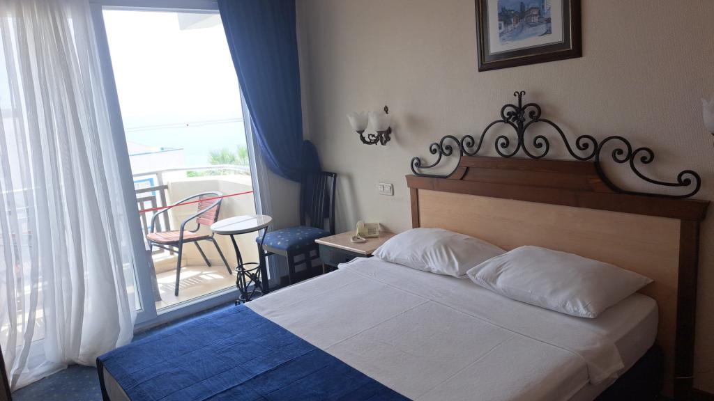 Standart Oda, Deniz Manzaralı (3 Kişilik, Balkonlu)