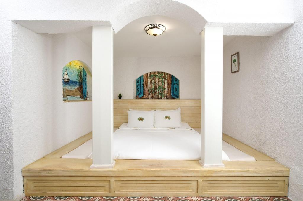 Exclusive Room, Street View