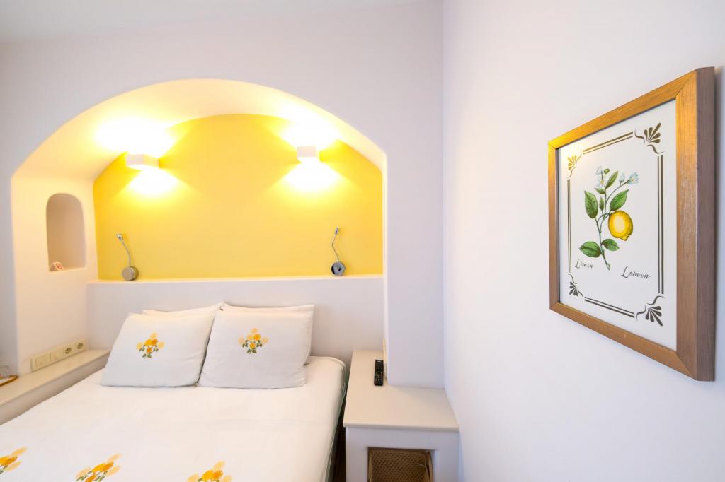 Comfort Room, Street View