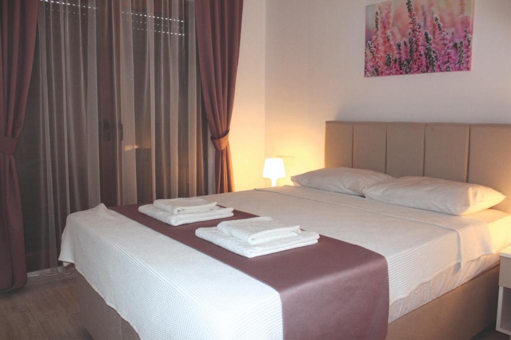 Standart Oda, Avlu Manzaralı