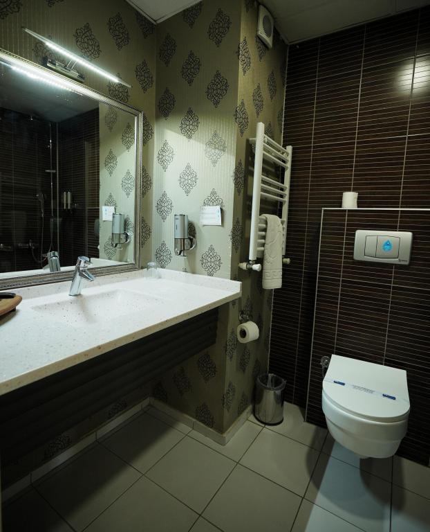 Deluxe Room, City View