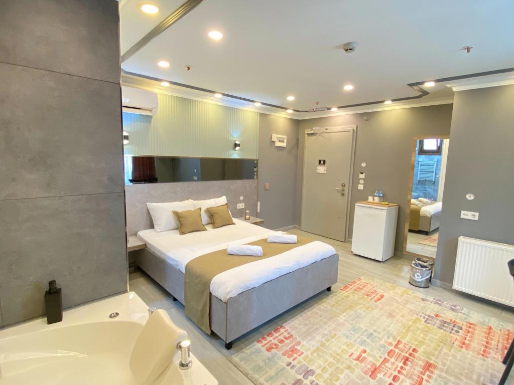 Jacuzzi Room