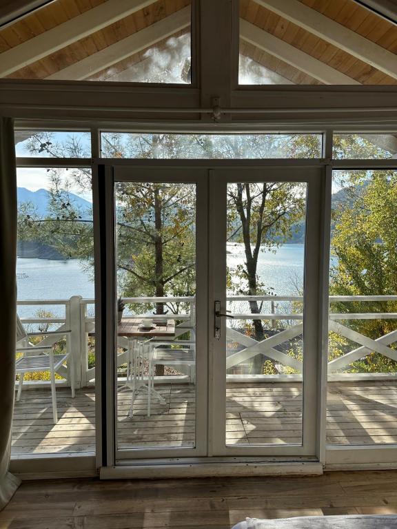 Tent, Lake View (Jacuzzi)