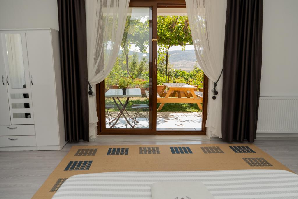 Suite,Bahçe Manzaralı,Bahçe Katı