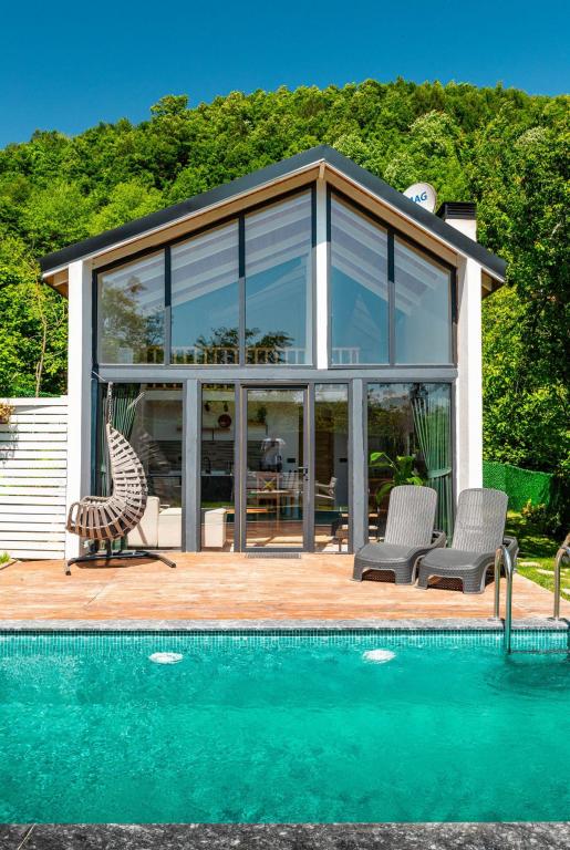 Superior Bungalow 2+1,Dağ veya Havuz Manzaralı,Özel Havuzlu (Isıtmasız)