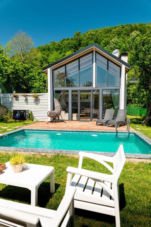 Superior Bungalow 2+1,Dağ veya Havuz Manzaralı,Özel Havuzlu (Isıtmasız)