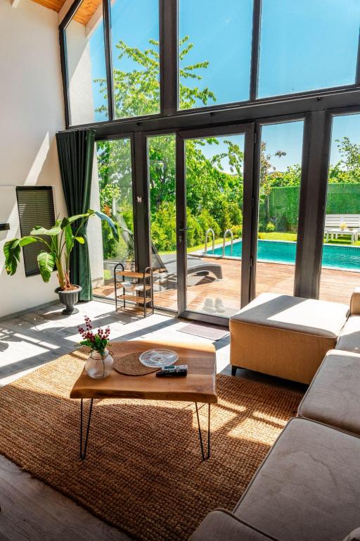Superior Bungalow 2+1,Dağ veya Havuz Manzaralı,Özel Havuzlu (Isıtmasız)