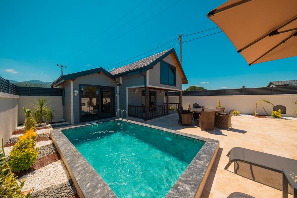 Premium Suit Bungalow,Bahçe Manzaralı,Özel Havuzlu ve Jakuzili