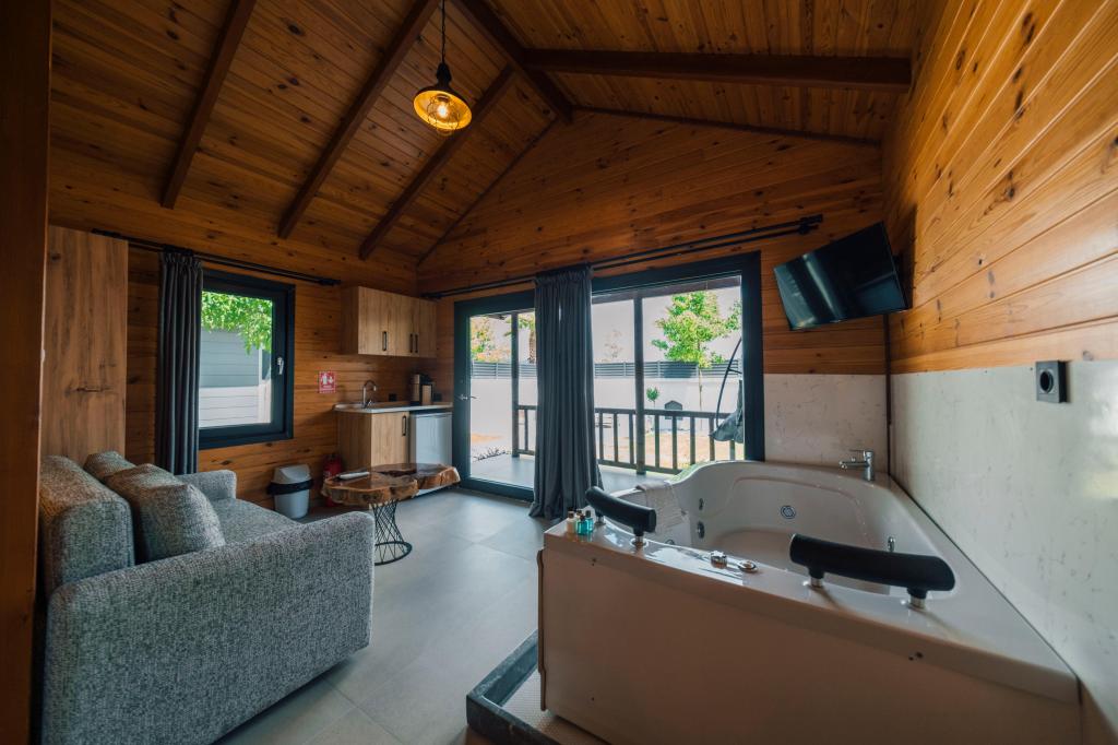 Deluxe Bungalov,Bahçe Manzaralı,Jakuzili