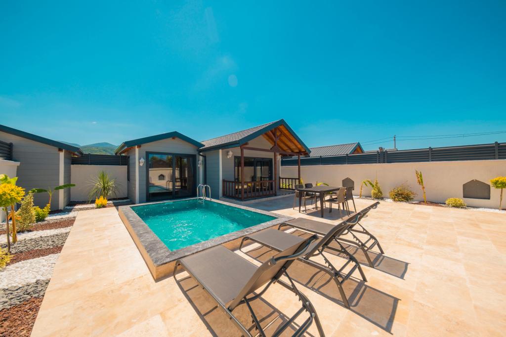 Superior Bungalov,Bahçe Manzaralı,Özel Havuzlu ve Jakuzili