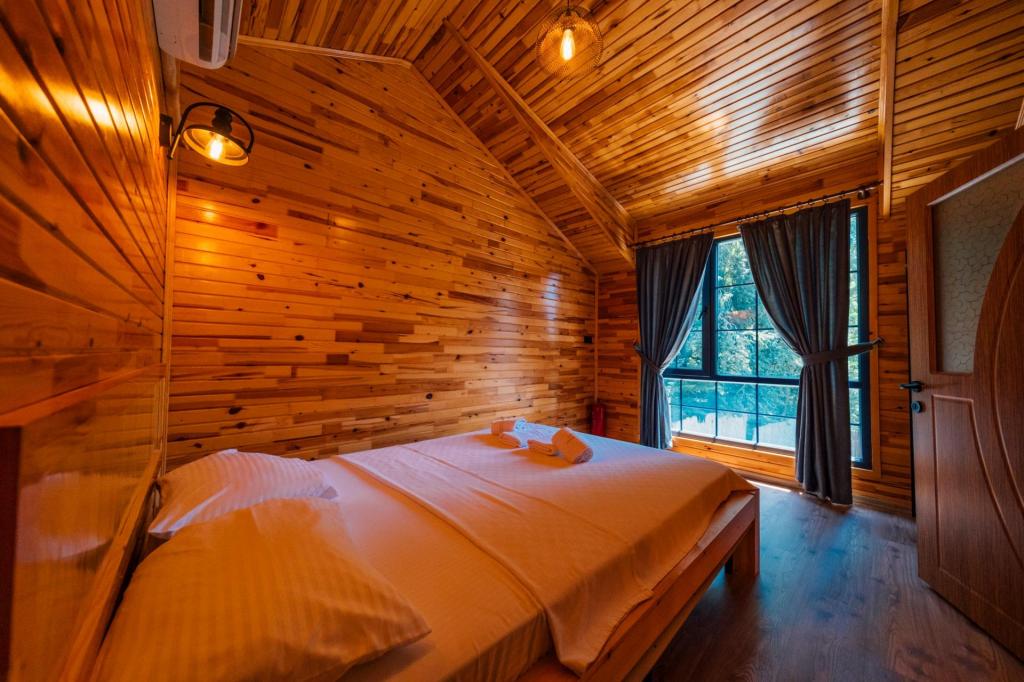 Jakuzili Bungalow ,Havuz Manzaralı,Isıtmalı Özel Havuzlu