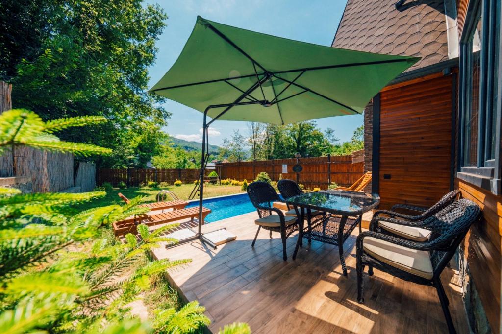 Jakuzili Bungalow ,Havuz Manzaralı,Isıtmalı Özel Havuzlu