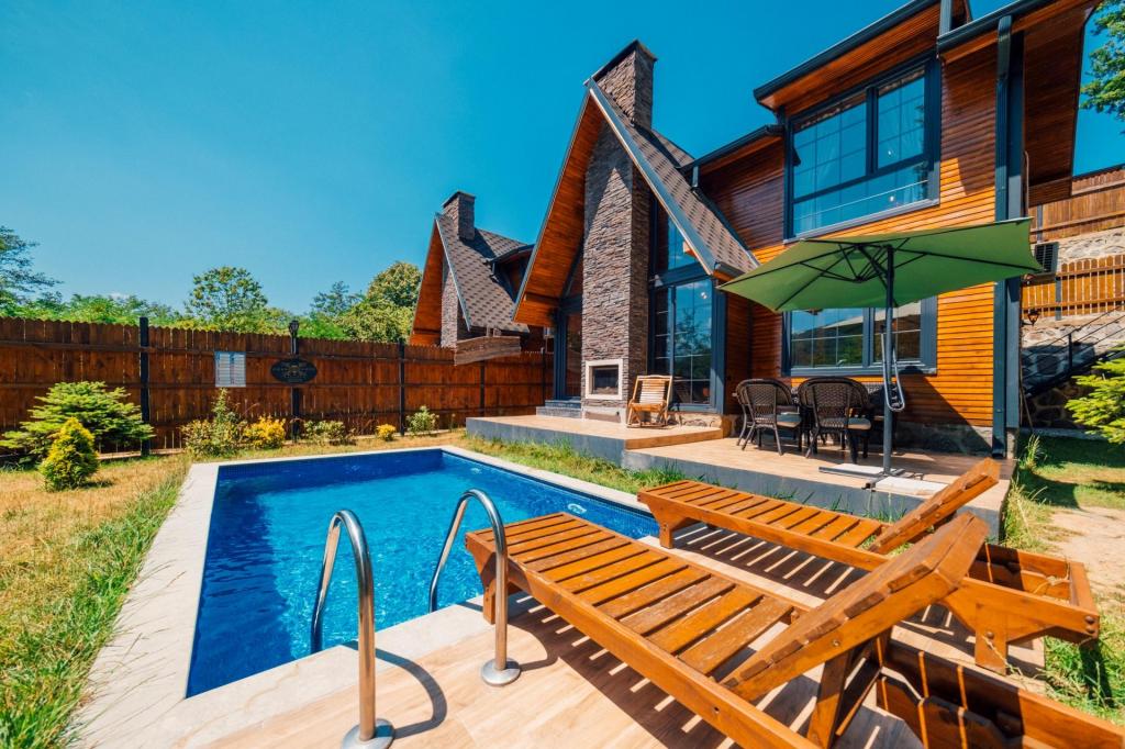 Jakuzili Bungalow ,Havuz Manzaralı,Isıtmalı Özel Havuzlu