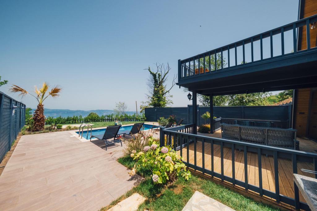 Panorama,Göl Manzaralı,Özel Havuzlu