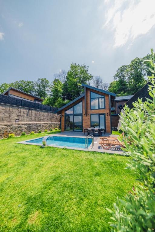 Deluxe Bungalow,Göl Manzaralı,Isıtmalı Özel Havuzlu