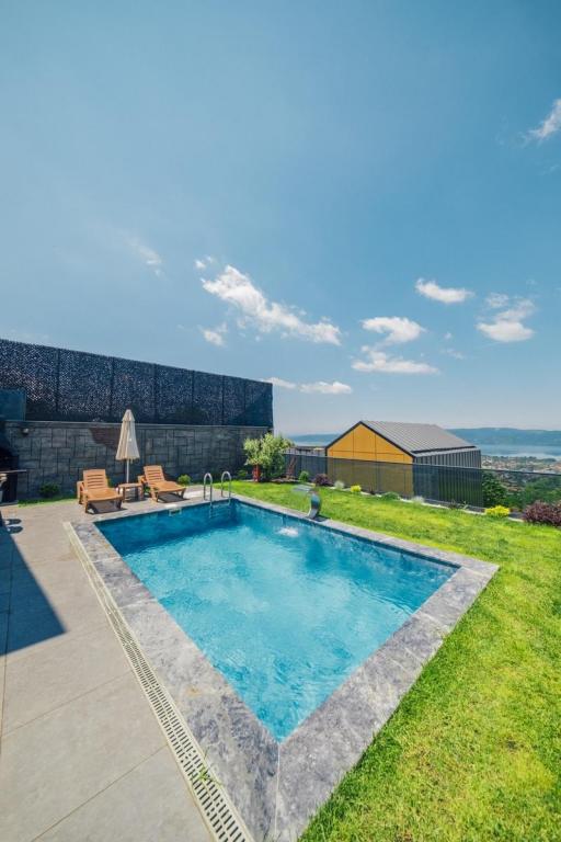 Deluxe Bungalow,Göl Manzaralı,Isıtmalı Özel Havuzlu