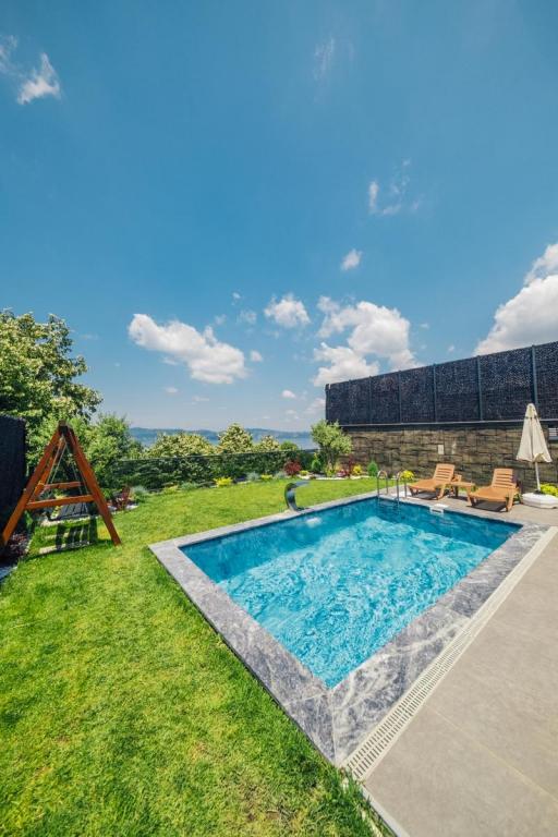 Deluxe Bungalow,Göl Manzaralı,Isıtmalı Özel Havuzlu