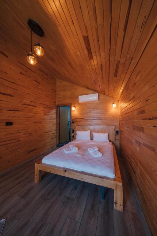 Standart Bungalow,Kısmi Göl Manzaralı,Isıtmalı Özel Havuzlu