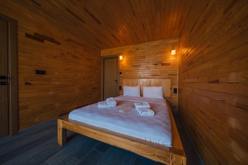 Standart Bungalow,Kısmi Göl Manzaralı,Isıtmalı Özel Havuzlu