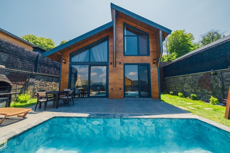 Standart Bungalow,Kısmi Göl Manzaralı,Isıtmalı Özel Havuzlu