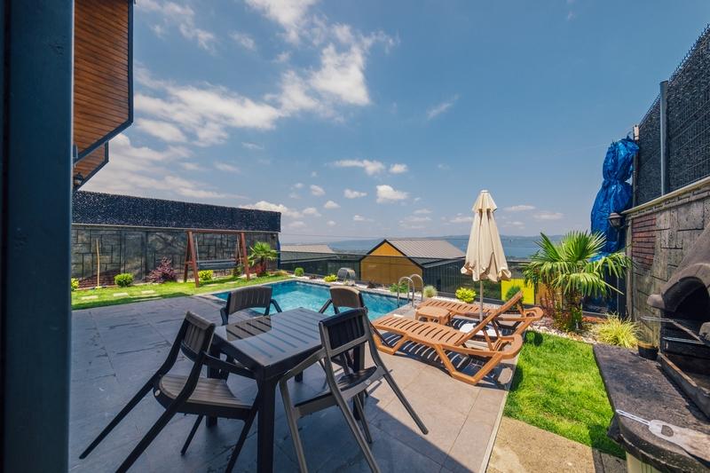Standart Bungalow,Kısmi Göl Manzaralı,Isıtmalı Özel Havuzlu